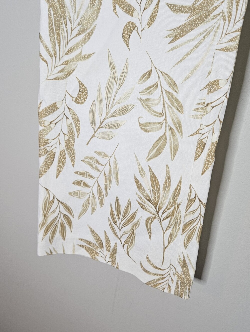 J McLaughlin Ivy Pants Tan White Leaf Print Cropped Stretch Pull On Women's 0 - Picture 5 of 9